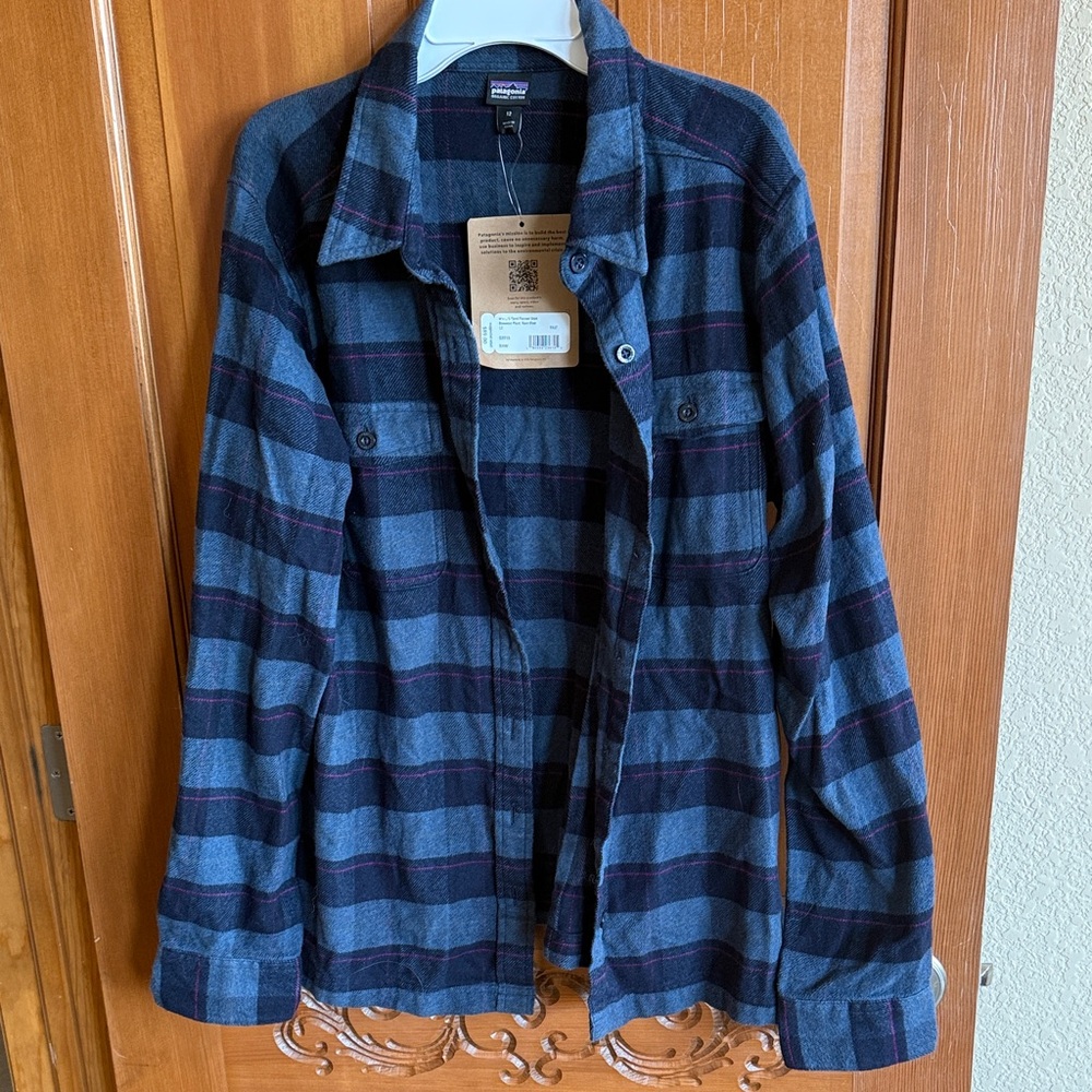 Patagonia Navy and Black Checkered Shirt